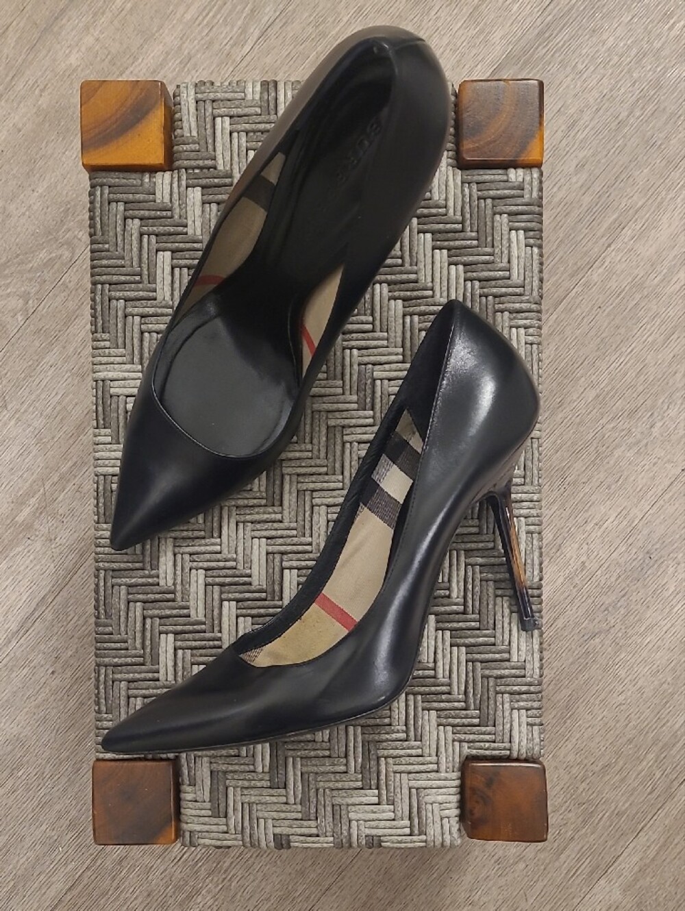 Burberry Black Pointed Toe Leather Pumps - Picture 3 of 5